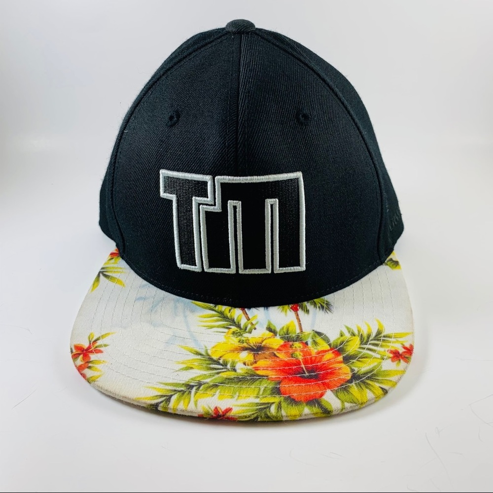 Toby Mac Black Floral Flat Bill SnapBack Pre-Owned